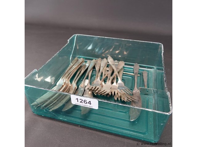 Partij bestek in plastic bak - afbeelding 1 van  5