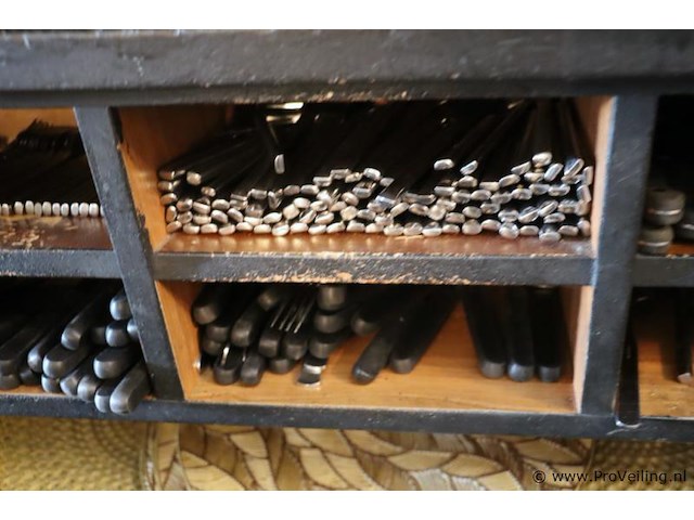 Partij bestek o.a. (steak) messen & vorken - afbeelding 2 van  4