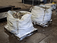 Partij beton dekkingsblokjes - afbeelding 1 van  9