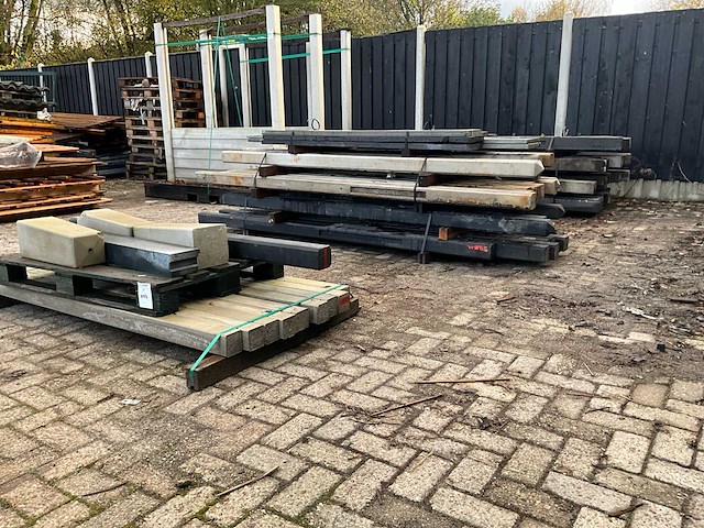 Partij beton sleufpalen - afbeelding 1 van  9