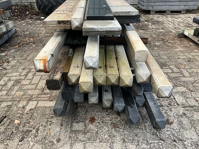 Partij beton sleufpalen - afbeelding 7 van  9