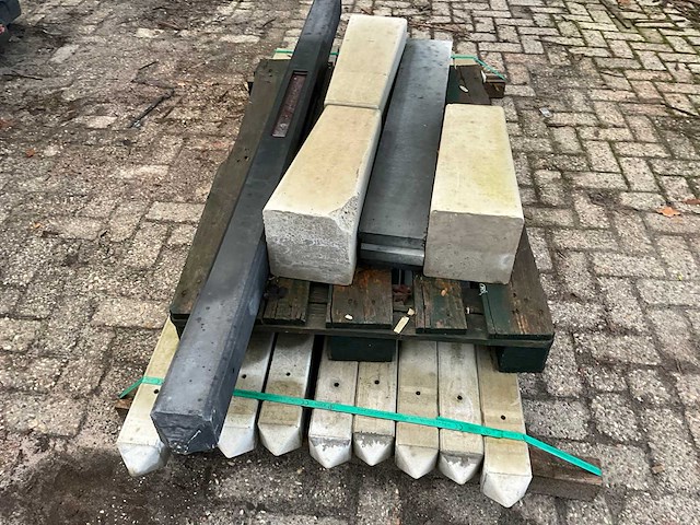 Partij beton sleufpalen - afbeelding 9 van  9