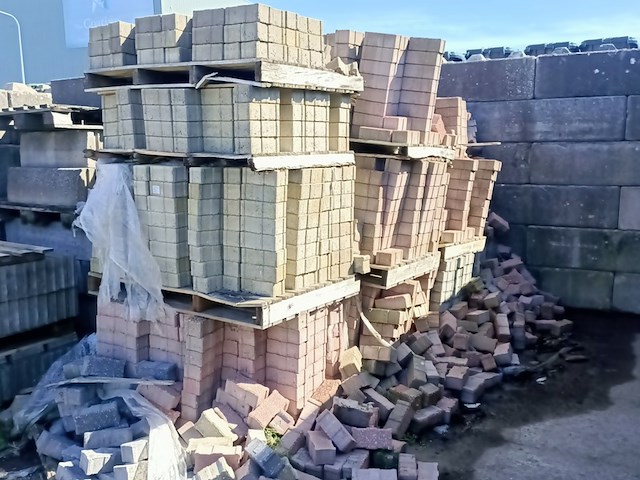 Partij betonklinkers - afbeelding 1 van  4