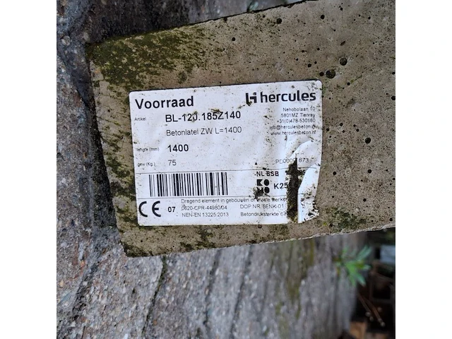 Partij betonnen profielen met stelling - afbeelding 7 van  16