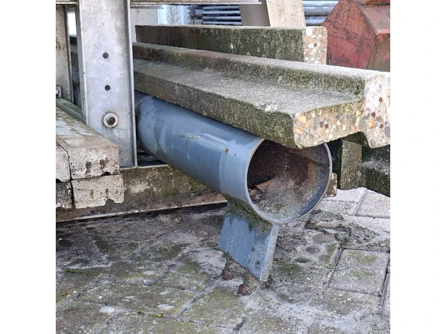 Partij betonnen profielen met stelling - afbeelding 14 van  16