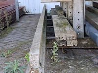 Partij betonnen profielen met stelling - afbeelding 15 van  16
