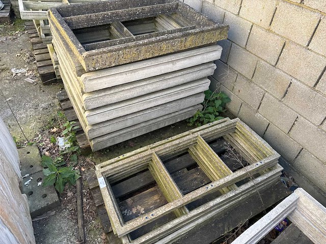 Partij betonnen stal ramen - overige beton toebehoren - afbeelding 3 van  3