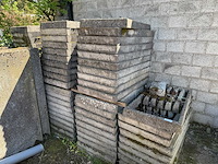 Partij betonnen stal toebehoren - overige beton toebehoren - afbeelding 2 van  4