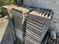 Partij betonnen stal toebehoren - overige beton toebehoren - afbeelding 3 van  4