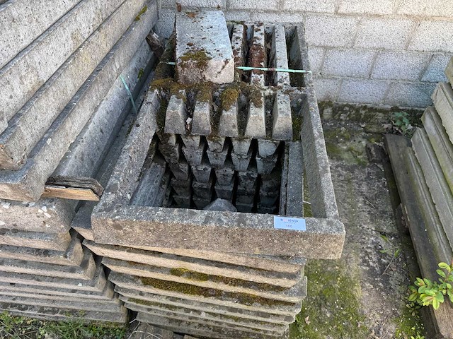 Partij betonnen stal toebehoren - overige beton toebehoren - afbeelding 4 van  4