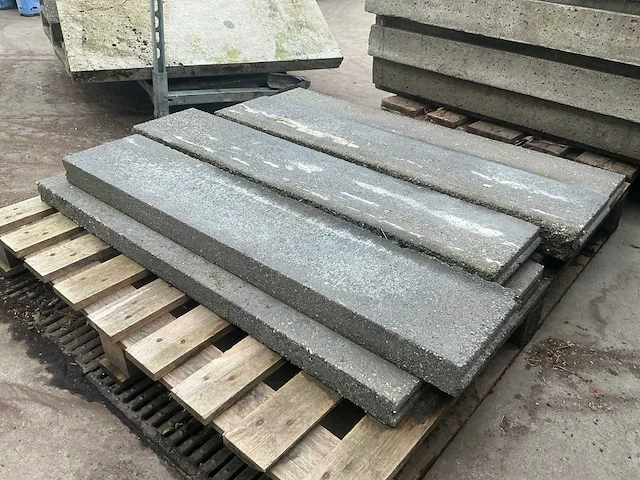Partij betonnen u-wegen - afbeelding 3 van  4