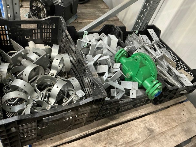 Partij beugels en divers - afbeelding 1 van  5