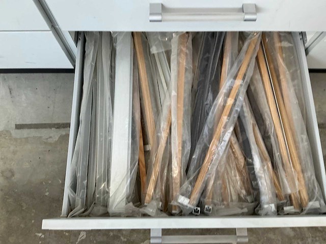 Partij bevestigingmiddelen, hang en sluitwerk - afbeelding 20 van  28