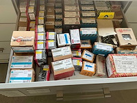 Partij bevestigingmiddelen, hang en sluitwerk - afbeelding 5 van  12