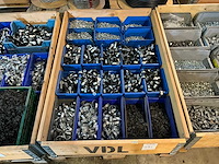 Partij bevestigingmiddelen - afbeelding 1 van  3