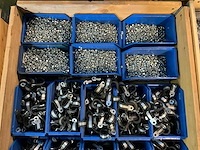 Partij bevestigingmiddelen - afbeelding 2 van  3