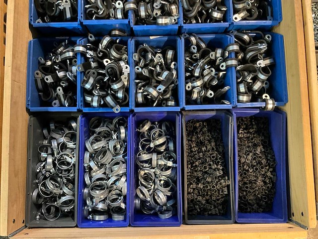 Partij bevestigingmiddelen - afbeelding 3 van  3