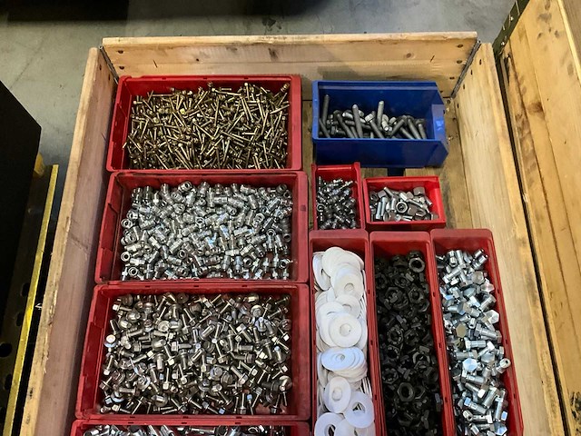 Partij bevestigingmiddelen - afbeelding 2 van  3