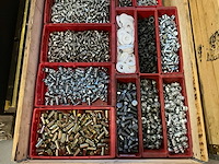 Partij bevestigingmiddelen - afbeelding 3 van  3