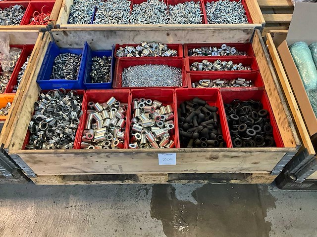 Partij bevestigingmiddelen - afbeelding 1 van  6