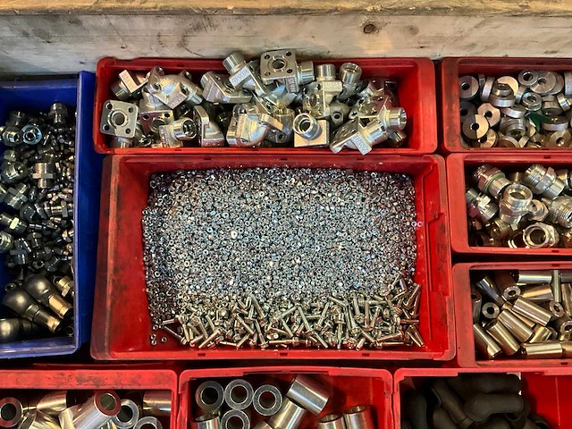 Partij bevestigingmiddelen - afbeelding 3 van  6