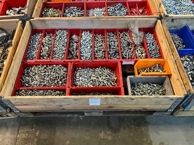 Partij bevestigingmiddelen - afbeelding 1 van  6