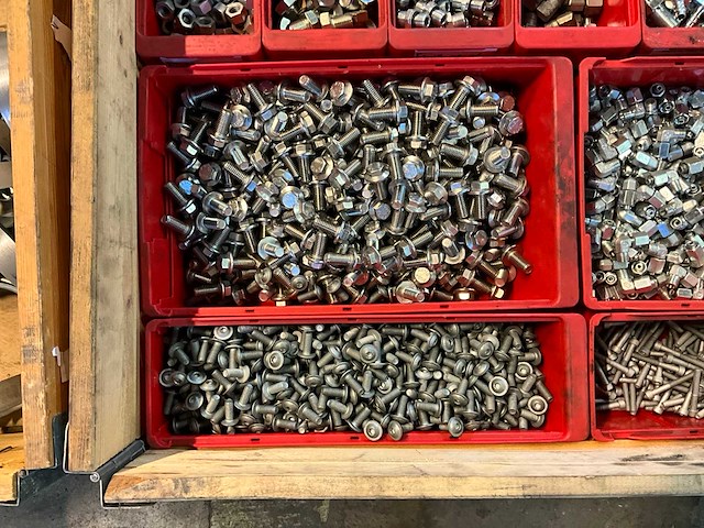 Partij bevestigingmiddelen - afbeelding 4 van  6