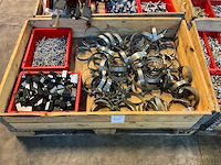 Partij bevestigingmiddelen - afbeelding 1 van  4