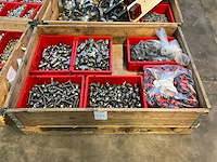 Partij bevestigingmiddelen - afbeelding 1 van  5