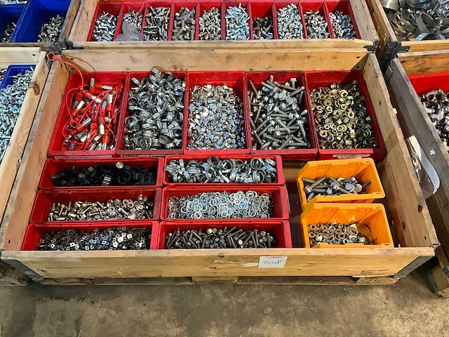 Partij bevestigingmiddelen - afbeelding 1 van  6