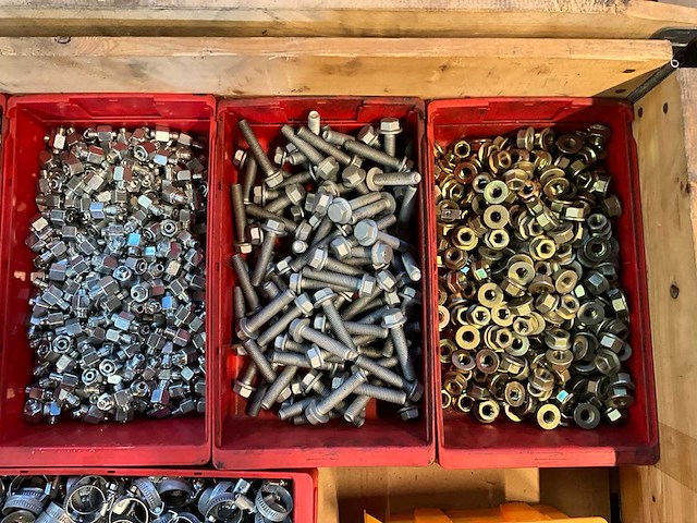 Partij bevestigingmiddelen - afbeelding 3 van  6