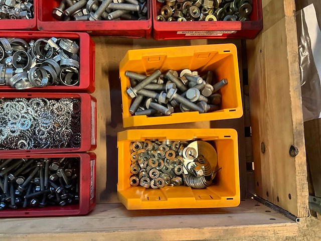 Partij bevestigingmiddelen - afbeelding 6 van  6