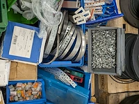Partij bevestigings- en montagematerialen - afbeelding 2 van  10