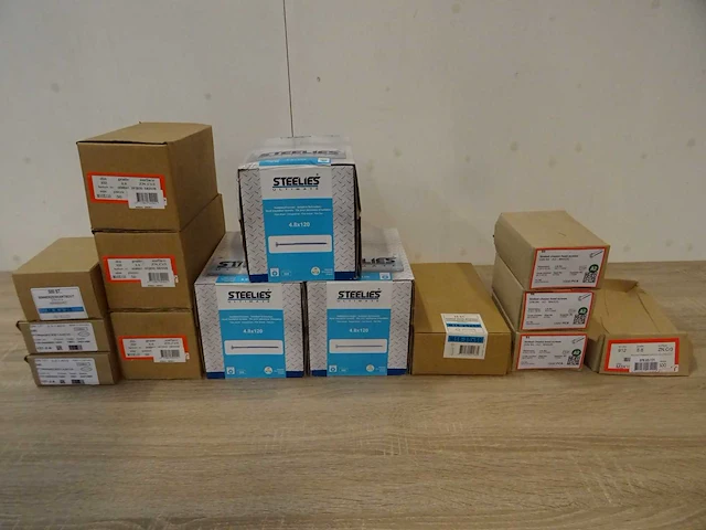 Partij bevestigingsmateriaal, 14 verpakkingen - afbeelding 1 van  7