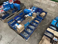 Partij bevestigingsmateriaal (c) - afbeelding 1 van  5