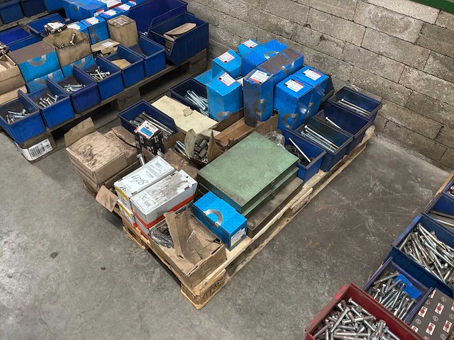 Partij bevestigingsmateriaal (c) - afbeelding 1 van  5