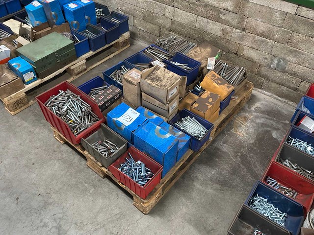 Partij bevestigingsmateriaal (c) - afbeelding 1 van  3