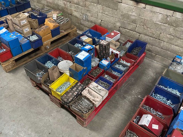 Partij bevestigingsmateriaal (c) - afbeelding 1 van  4