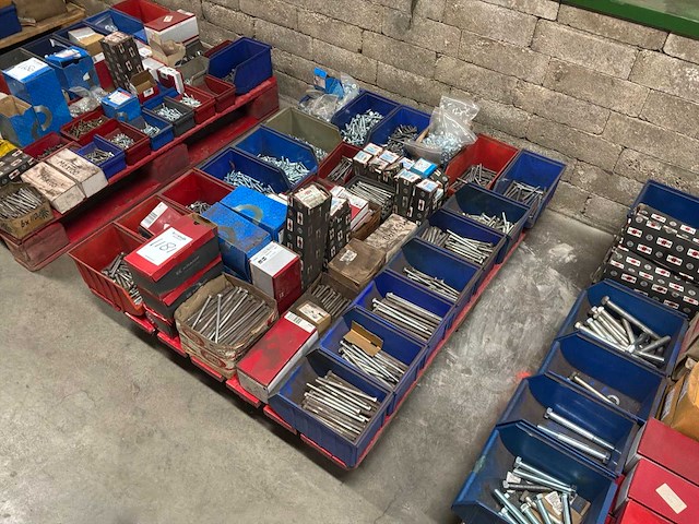 Partij bevestigingsmateriaal (c) - afbeelding 1 van  3