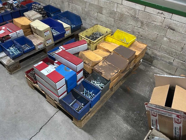 Partij bevestigingsmateriaal (c) - afbeelding 1 van  4