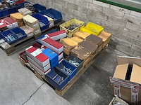 Partij bevestigingsmateriaal (c) - afbeelding 1 van  4