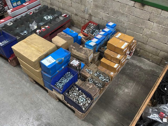 Partij bevestigingsmateriaal (c) - afbeelding 1 van  8