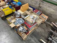 Partij bevestigingsmateriaal (c) - afbeelding 1 van  8