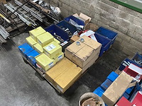 Partij bevestigingsmateriaal (c) - afbeelding 1 van  8