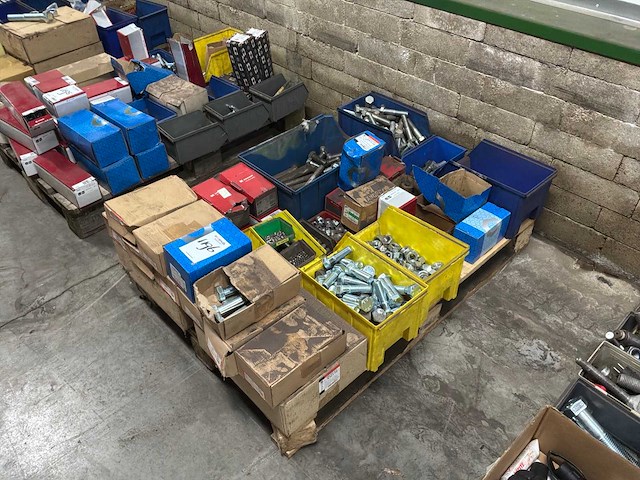 Partij bevestigingsmateriaal (c) - afbeelding 1 van  5