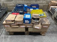 Partij bevestigingsmateriaal (c) - afbeelding 2 van  5