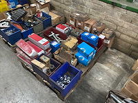 Partij bevestigingsmateriaal (c) - afbeelding 1 van  5