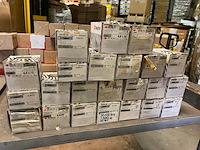 Partij bevestigingsmateriaal diverse soorten - afbeelding 1 van  8