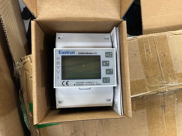 Partij bevestigingsmateriaal en autarco solar inverter - afbeelding 12 van  14