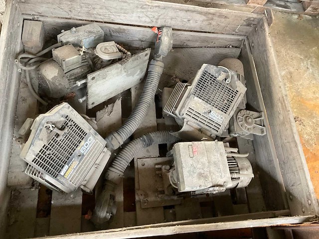 Partij bevestigingsmateriaal en koppeling - afbeelding 3 van  3